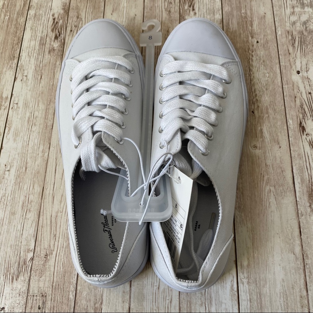 NEW UNIVERSAL THREAD WHITE TIE SNEAKER SIZE 8